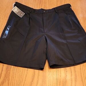 NWT Haggar Men's Pleated Front Black Shorts